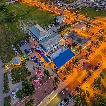Rhumcay Beach Resort And Grille 포르 피어스 외부 사진