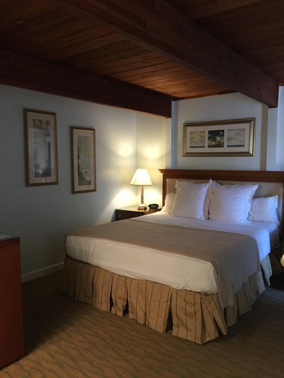 Rhumcay Beach Resort And Grille 포르 피어스 외부 사진