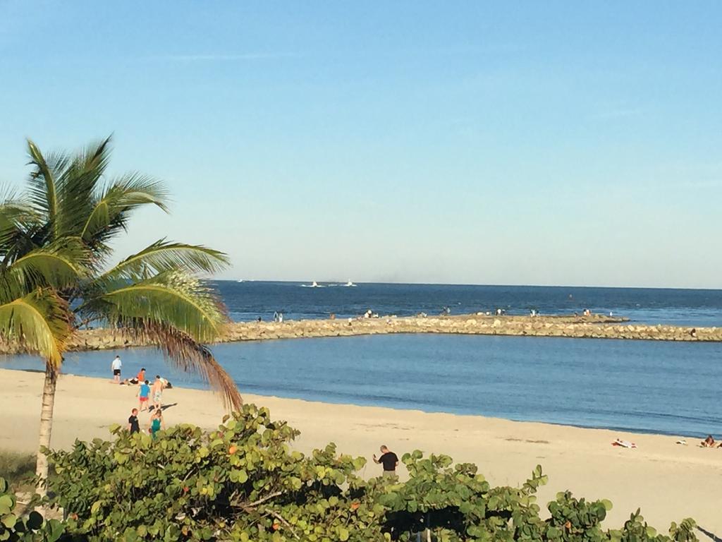 Rhumcay Beach Resort And Grille 포르 피어스 외부 사진