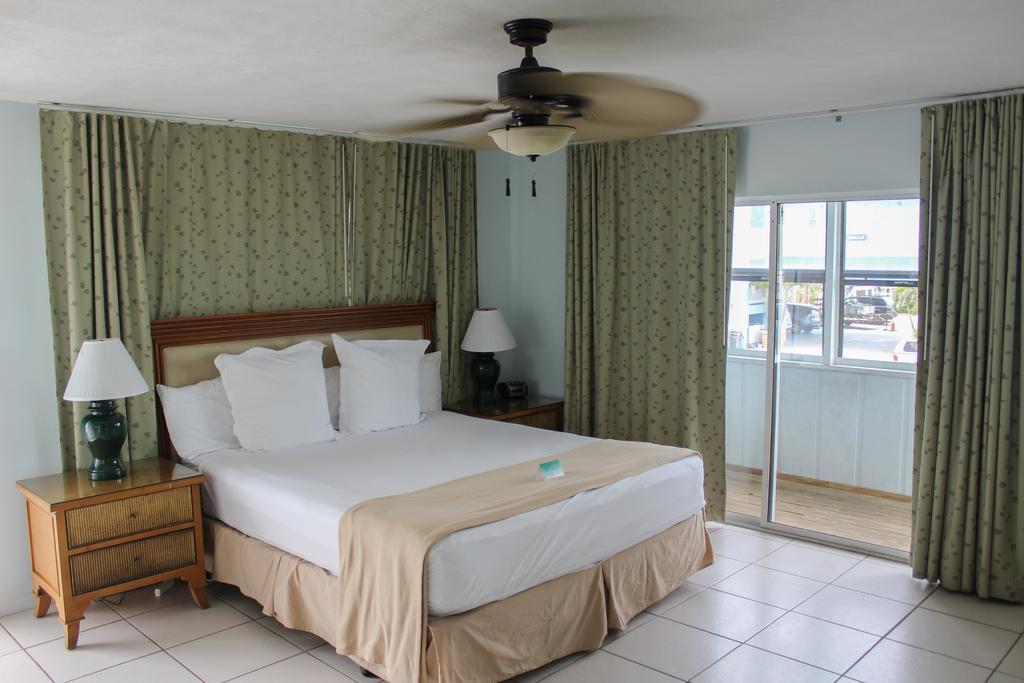 Rhumcay Beach Resort And Grille 포르 피어스 외부 사진