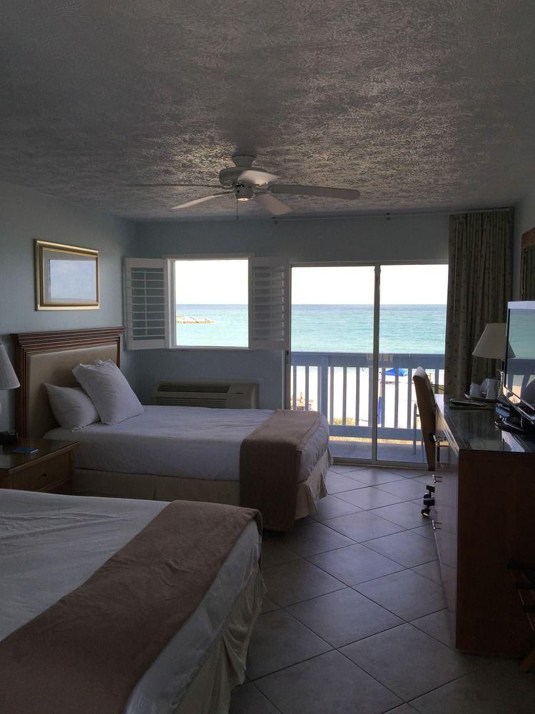 Rhumcay Beach Resort And Grille 포르 피어스 외부 사진