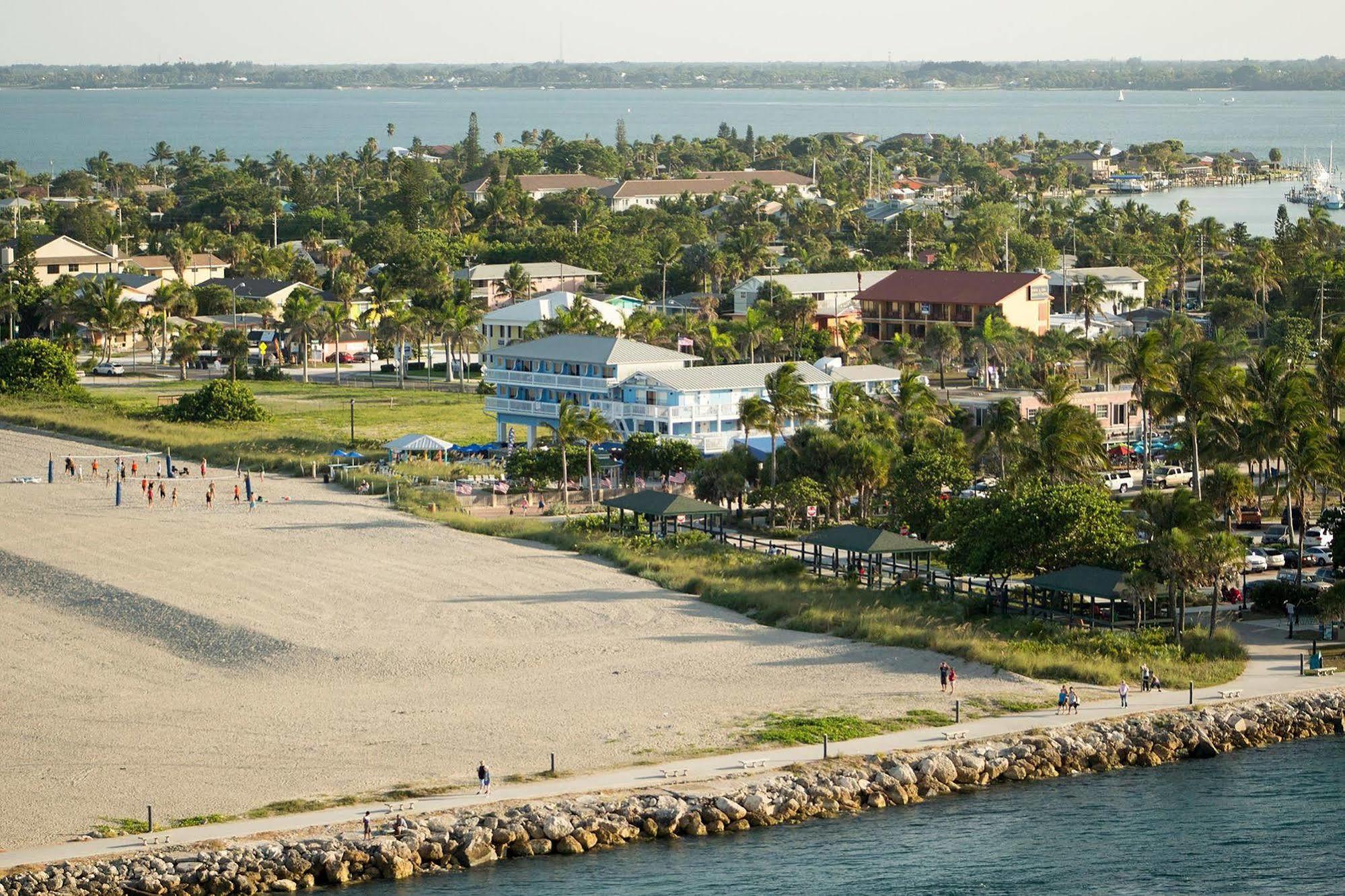 Rhumcay Beach Resort And Grille 포르 피어스 외부 사진