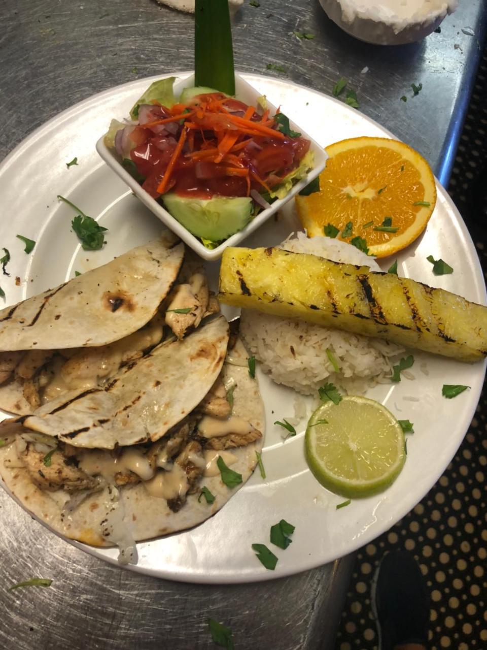 Rhumcay Beach Resort And Grille 포르 피어스 외부 사진