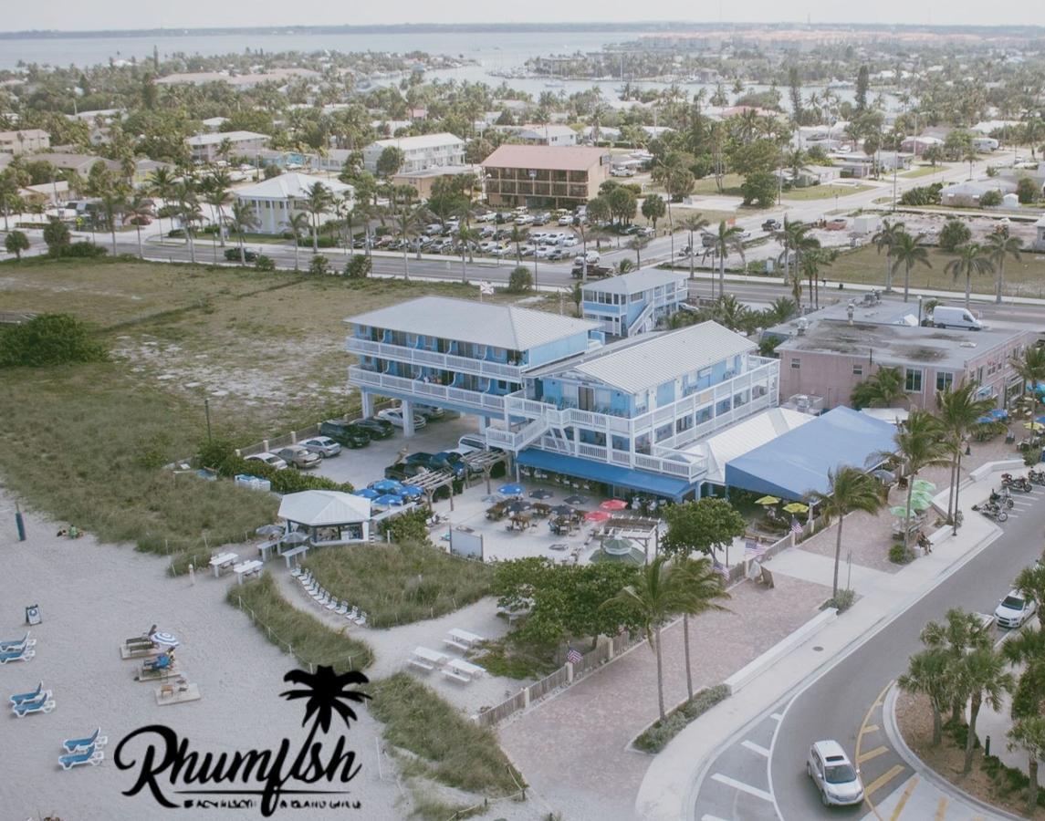 Rhumcay Beach Resort And Grille 포르 피어스 외부 사진