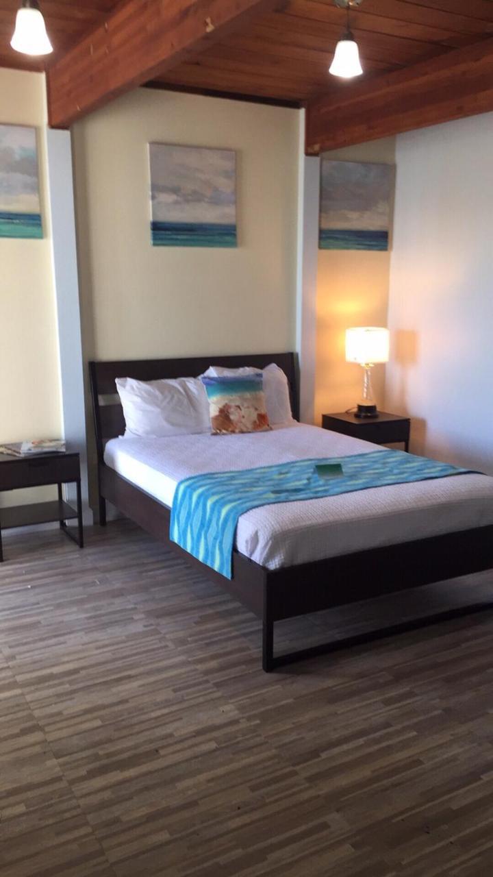 Rhumcay Beach Resort And Grille 포르 피어스 외부 사진
